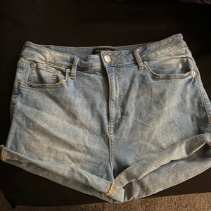 jean shorts size 14 women’s